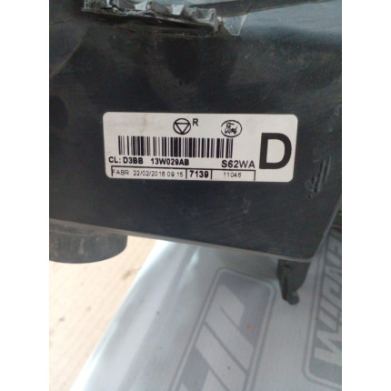 Farol Direito Ford New Fiesta Máscara Negra Fo-44 Ano 2013 2014 2015 2016 2017 2018 2019 - Usado