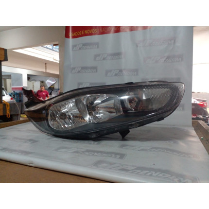 Farol Direito Ford New Fiesta Máscara Negra Fo-44 Ano 2013 2014 2015 2016 2017 2018 2019 - Usado