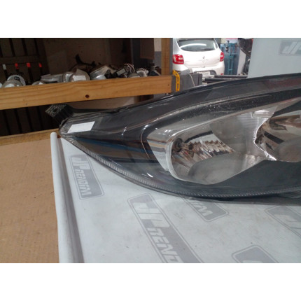 Farol Direito Ford New Fiesta Máscara Negra Fo-44 Ano 2013 2014 2015 2016 2017 2018 2019 - Usado