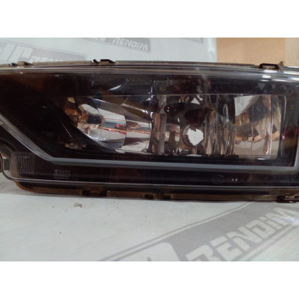 Farol de Milha Esquerdo VW Amarok Vw-06 Ano 2016 2017 2018 2019 2020 2021 - Usado