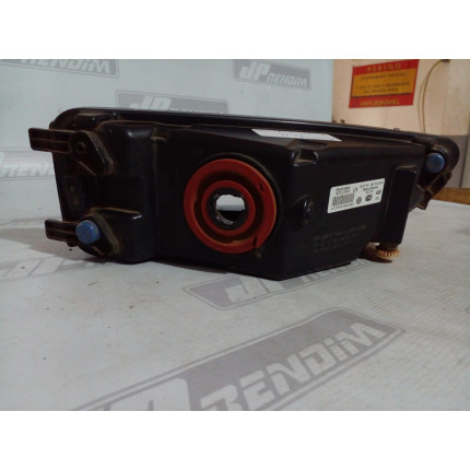Farol de Milha Esquerdo VW Amarok Vw-06 Ano 2016 2017 2018 2019 2020 2021 - Usado