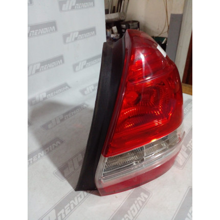 Lanterna Lado Direito Toyota Etios Sedan T-20 Ano 2013 2014 2015 2016 2017 2018 - Usado