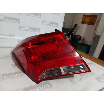 Lanterna Lado Esquerdo Chevrolet Prisma Fumê C-76 Ano 2017 2018 2019 - Usado