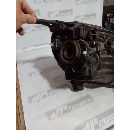 Farol Esquerdo Nissan March N-16 Ano 2011 2012 2013 2014 Usado