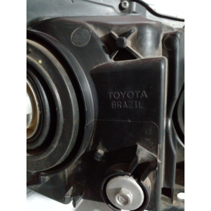 Farol Esquerdo Toyota Corolla c/ Led T-37 Ano 2017 2018 2019 2020 - Usado 