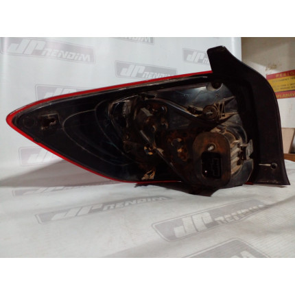 Lanterna Lado Direito Renault Logan Re-37 Ano 2014 2015 2016 2017 - Usado