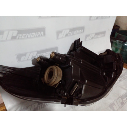 Farol Esquerdo Nissan Versa N-17 Ano 2015 2016 2017 2018 2019 2020 2021 - Usado