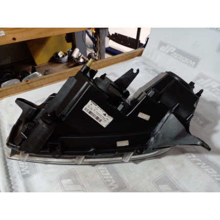 Farol Direito Renault Sandero-Logan Re-50 Ano 2014 2015 2016 2017 2018 2019 2020 - Usado