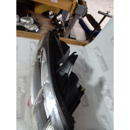 Farol Direito Renault Sandero-Logan Re-50 Ano 2014 2015 2016 2017 2018 2019 2020 - Usado