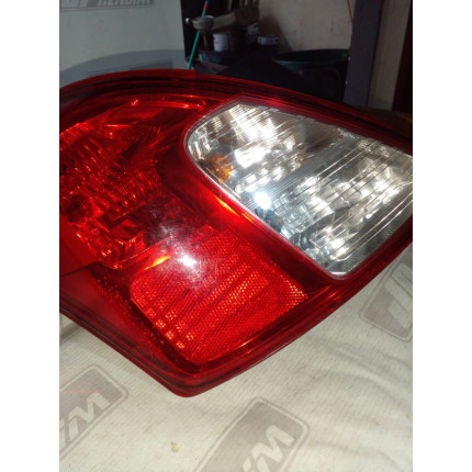 Lanterna Lado Esquerdo Nissan Versa N-09 Ano 2012 2013 2014 2015 2016 2017 2018 2019 2020 - Usado