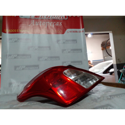 Lanterna Lado Esquerdo Nissan Versa N-09 Ano 2012 2013 2014 2015 2016 2017 2018 2019 2020 - Usado