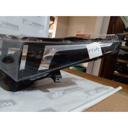 Farol Esquerdo Toyota Corolla T-04 Ano 2015 2016 2017 - Usado