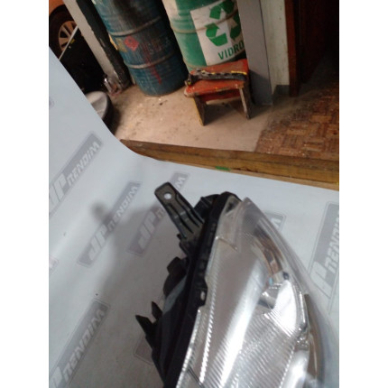 Farol Esquerdo Toyota Etios T-09 Ano 2013 2014 2015 2016 2017 2018 2019 - Usado