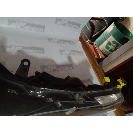 Farol Direito Toyota Corolla T-13 Ano 2015 2016 2017 - Usado