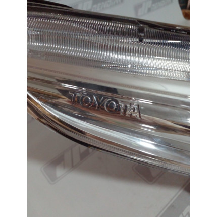 Farol Direito Toyota Yaris Cromado T-14 Ano 2018 2019 2020 2021 2022 - Usado