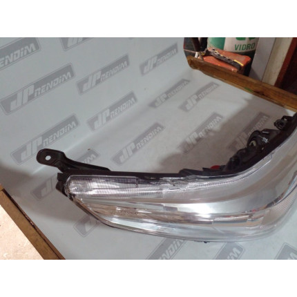 Farol Direito Toyota Yaris Cromado T-14 Ano 2018 2019 2020 2021 2022 - Usado