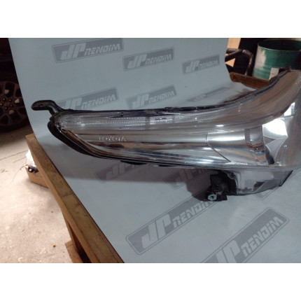 Farol Direito Toyota Yaris Cromado T-15 Ano 2018 2019 2020 2021 2022 - Usado