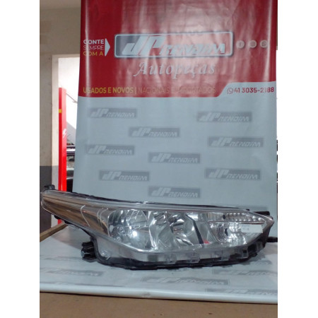 Farol Direito Toyota Yaris Cromado T-15 Ano 2018 2019 2020 2021 2022 - Usado