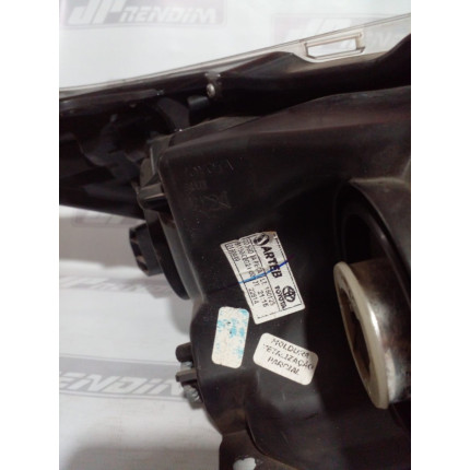 Farol Esquerdo Toyota Corolla T-16 Ano 2015 2016 2017 - Usado