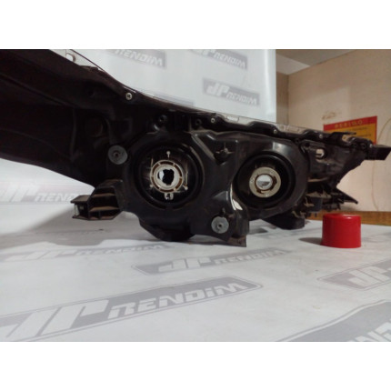 Farol Esquerdo Toyota Corolla T-16 Ano 2015 2016 2017 - Usado