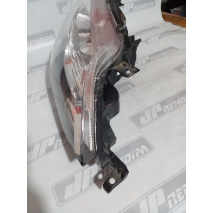 Farol Direito Totota Etios T-26 Ano 2013 2014 2015 2016 2017 2018 2019 - Usado