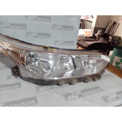 Farol Direito Toyota Yaris Cromado T-31 Ano 2018 2019 2020 2021 2022 - Usado