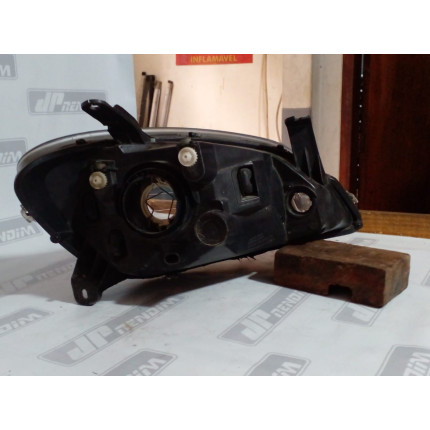 Farol Esquerdo Chevrolet Celta Máscara Negra C-11 Ano 2006 2007 2008 2009 2010 2011 2012 - Usado