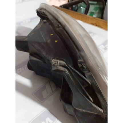 Farol Esquerdo Chevrolet Celta C-24 Ano 2006 2007 2008 2009 2010 2011 a 2015 - Usado