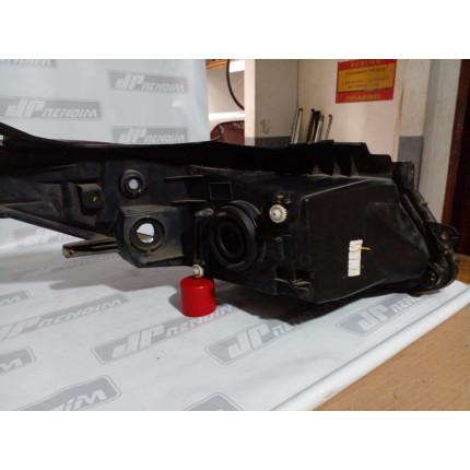 Farol Esquerdo Chevrolet Ônix-Prisma Máscara Negra C-31 Ano 2012 2013 2014 2015 2016 2017 2018 2019 - Usado