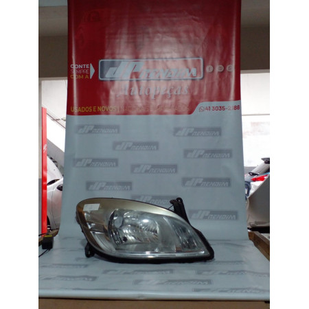 Farol Direito Chevrolet Celta C-37 Ano 2006 2007 2008 2009 2010 2011 a 2015 - Usado