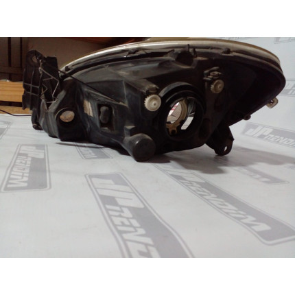 Farol Direito Chevrolet Celta C-37 Ano 2006 2007 2008 2009 2010 2011 a 2015 - Usado