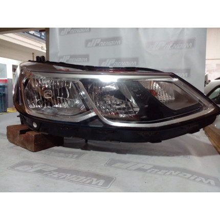 Farol Direito Chevrolet Cruze Hatch Sport sem Led C-61 Ano 2018 2019 2020 2021 2022 - Usado