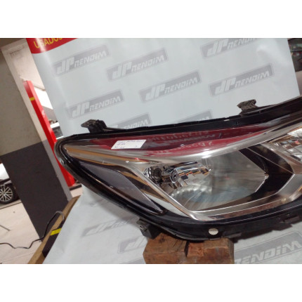 Farol Direito Chevrolet Cruze Hatch Sport sem Led C-61 Ano 2018 2019 2020 2021 2022 - Usado