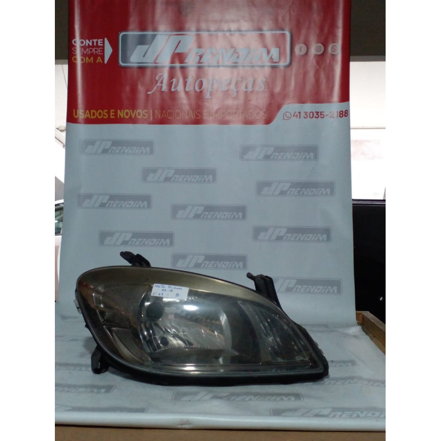Farol Direito Chevrolet Celta-Prisma Máscara Cinza C-65 Ano 2006 2007 2008 2009 2010 2011 a 2015 - Usado