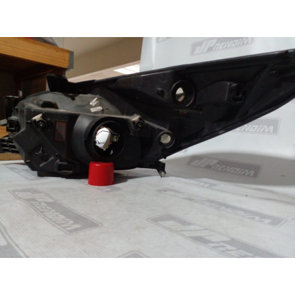 Farol Direito Chevrolet Spin C-68 Ano 2013 2014 2015 2016 - Usado