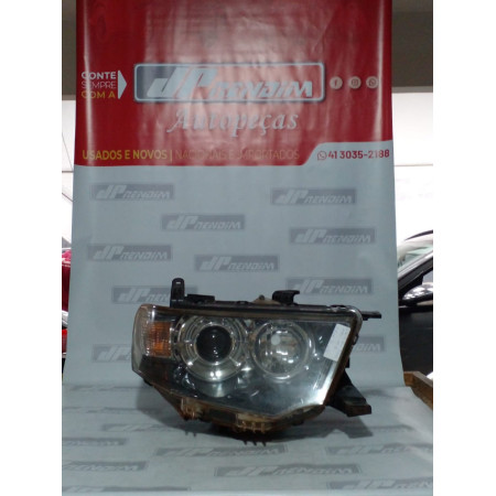 Farol Direito Mitsubishi L200 Triton-Pajero Dakar Mit-04 Ano 2009 2010 2011 2012 2013 2014 2015 - Usado