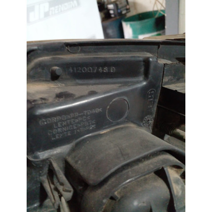 Farol Direito Citroen C3 Ci-11 Ano 2003 2004 2005 2006 2007 2008 2009 2010 - Usado