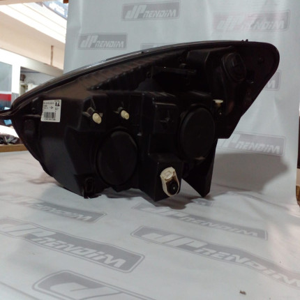 Farol Direito Fiat Grand Siena Fi-14 Ano 2012 2013 2014 2015 2016 - Usado