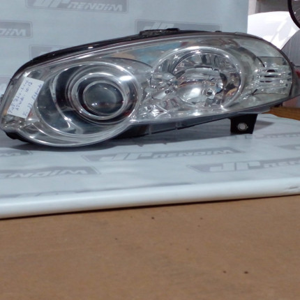 Farol Esquerdo Fiat Palio-Siena-Strada Fi-22 Ano 2010 2011 2012 - Usado