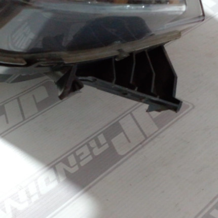 Farol Esquerdo Fiat Argo-Cronos Fi-23 Ano 2017 2018 2019 2020 2021 - Usado