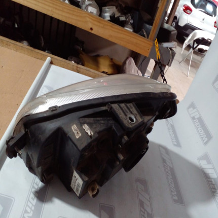 Farol Direito Fiat Uno Way-Vivace Attractive Fi-24 Ano 2012 2013 2014 2015 2016 - Usado