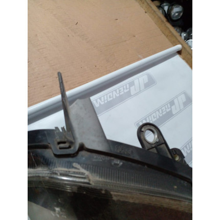 Farol Direito Fiat Punto Fi-25 Ano 2012 2013 2014 2015 2016 - Usado