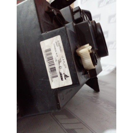 Farol Direito Fiat Uno Way-Vivace Fi-37 Ano 2010 2011 2012 2013 2014 2015 - Usado
