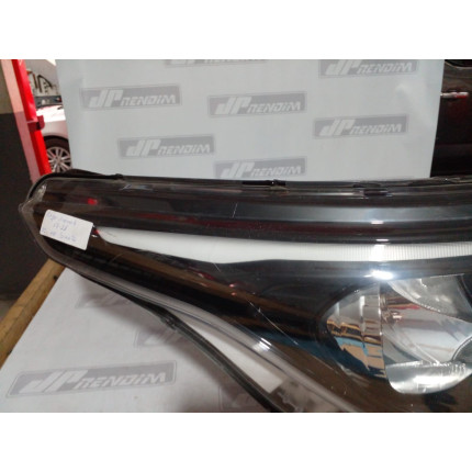 Farol Direito Fiat Argo-Cronos com Led Fi-48 Ano 2017 2018 2019 2020 2021 - Usado
