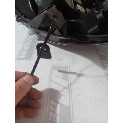 Farol Direito Renault Sandero Stepway Re-16 Ano 2008 2009 2010 2011 - Usado