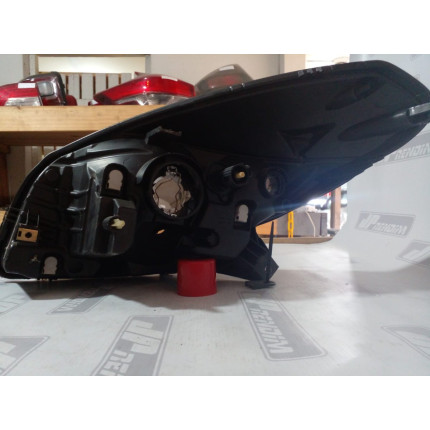 Farol Direito Renault Sandero Stepway Re-16 Ano 2008 2009 2010 2011 - Usado
