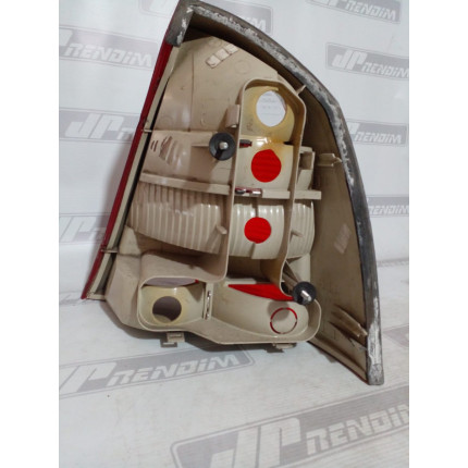Lanterna Lado Esquerdo Chevrolet Corsa-Corsão Sedan C-15 Ano 2003 2004 2005 2006 2007 2008 a 2011 - Usado