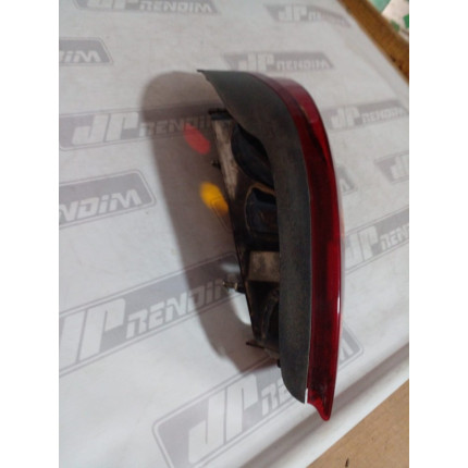 Lanterna Lado Direito Chevrolet Celta C-18 Ano 2000 2001 2002 2003 2004 2005 2006 - Usado