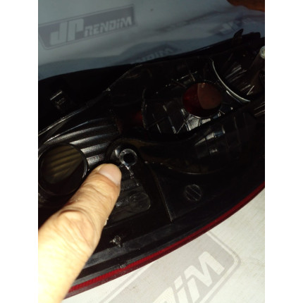 Lanterna Lado Direito Chevrolet Celta Fumê C-38 Ano 2006 2007 2008 2009 2010 a 2015 - Usado