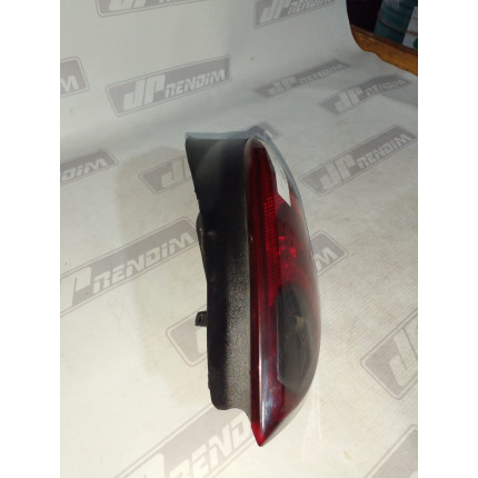 Lanterna Lado Direito Chevrolet Celta Fumê C-38 Ano 2006 2007 2008 2009 2010 a 2015 - Usado
